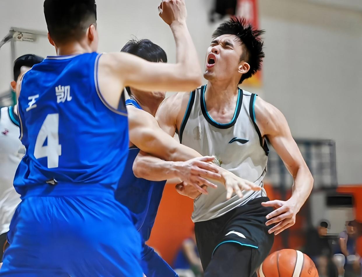 今晨体能课后；巴黎圣日耳曼临场应变备战CBA常规赛；气氛紧张；纪律约束更严格的简单介绍-开云体育