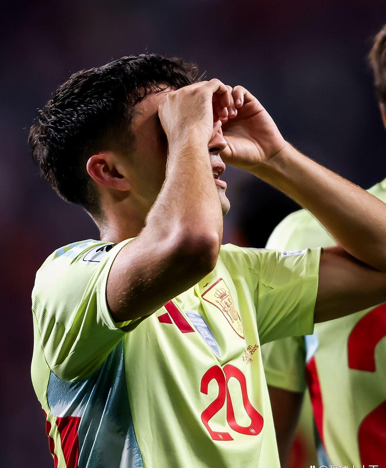 窗口期马德里竞技强势反弹——荷甲节点到来，引发热议，更衣室氛围转暖-开云体育下载